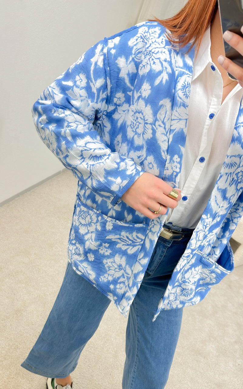 Veste fleurie bleue et blanche DOROTHEE