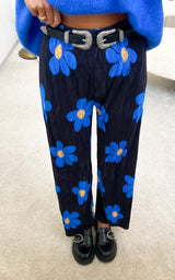 Pantalon plissé fleuri noir et bleu "Maxanne"